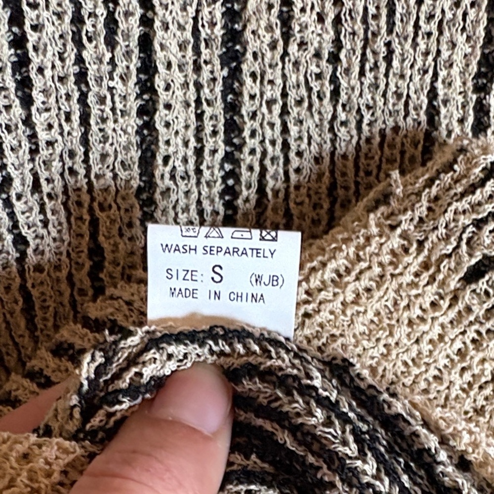 Chic Beige V-Neck Sweater - Picture 4 of 9